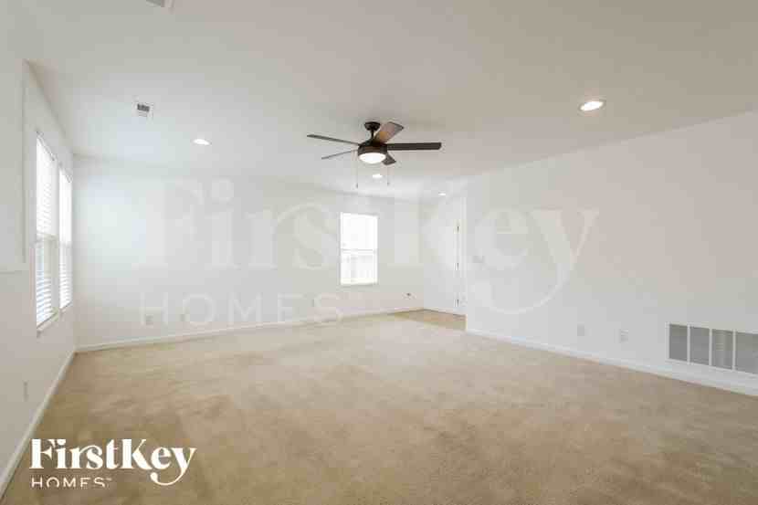 243 Silver Spur Ct - Photo 3 of 15