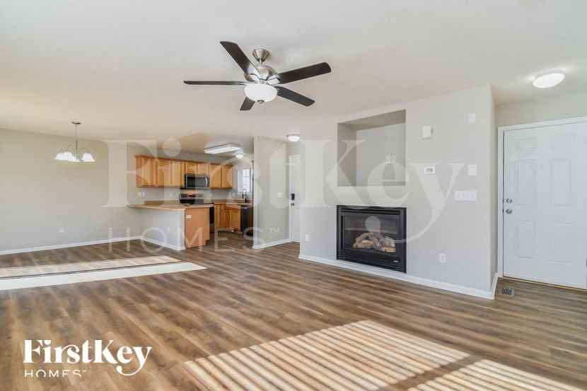 8739 Langford Dr - Photo 3 of 15