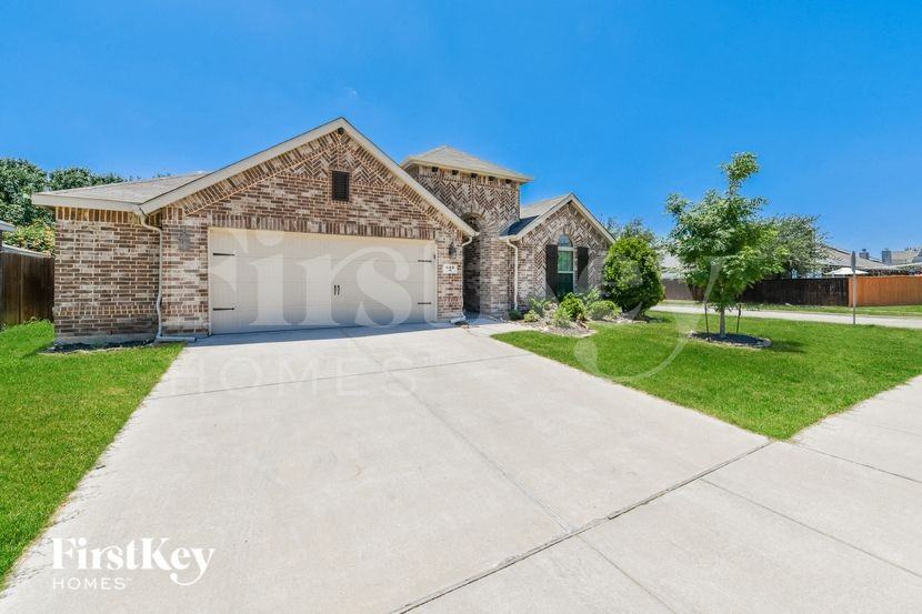 649 Bent Oak Dr - Photo 2 of 15