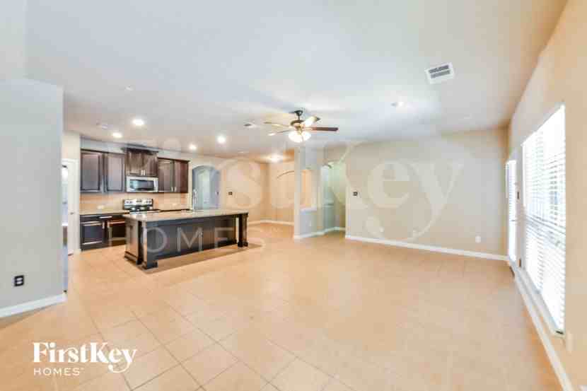 649 Bent Oak Dr - Photo 4 of 15