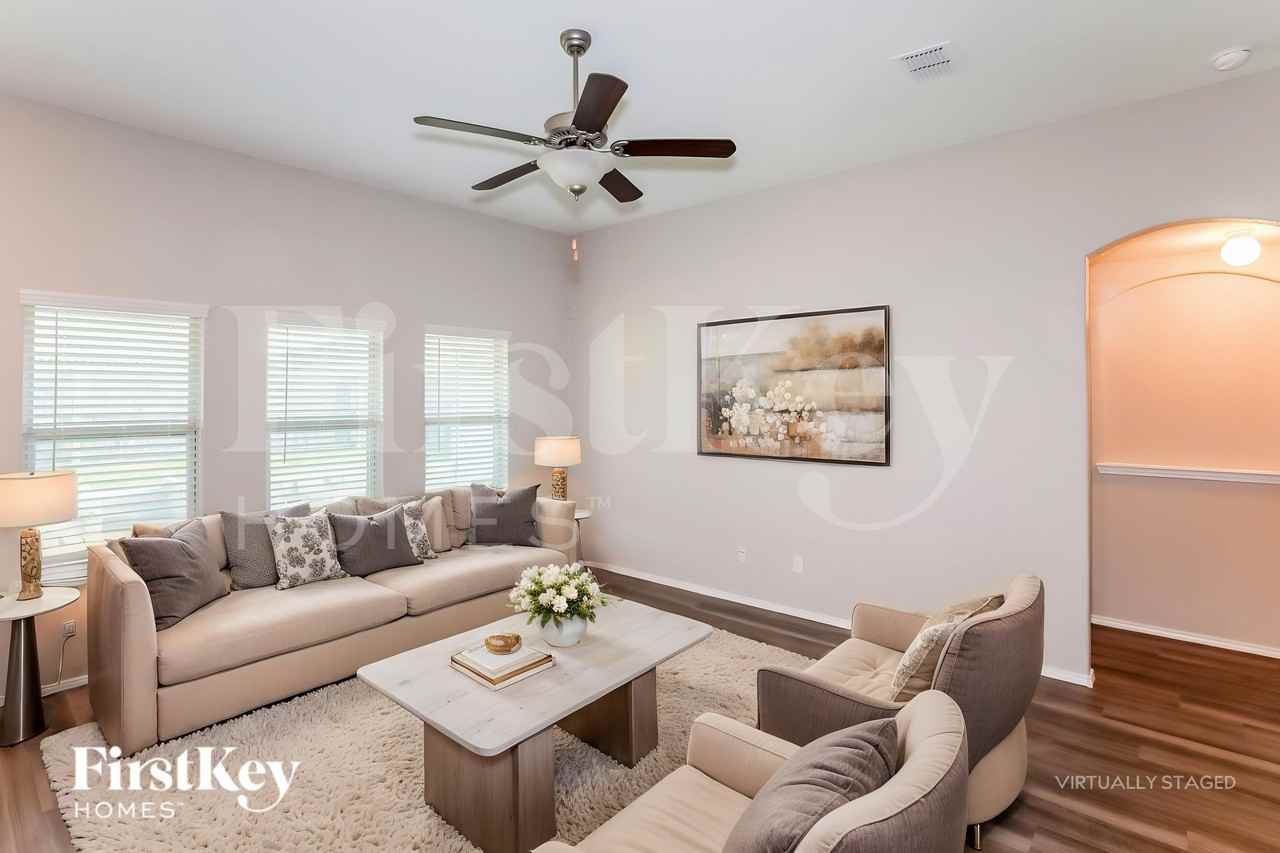 1305 Trumpet Dr - Photo 4 of 18