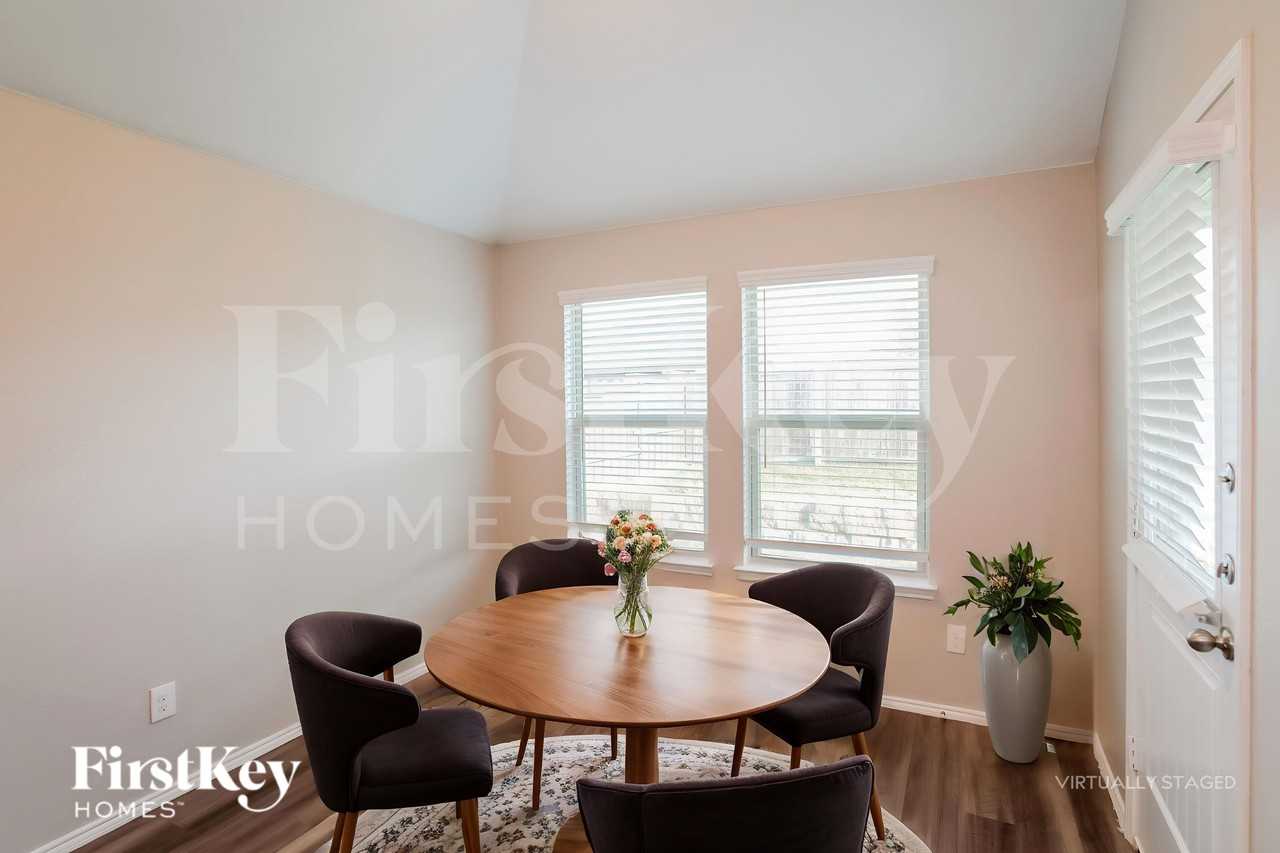 1305 Trumpet Dr - Photo 6 of 18