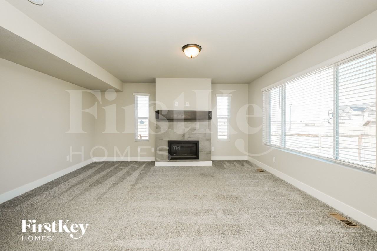 6907 Akela Ln - Photo 3 of 19