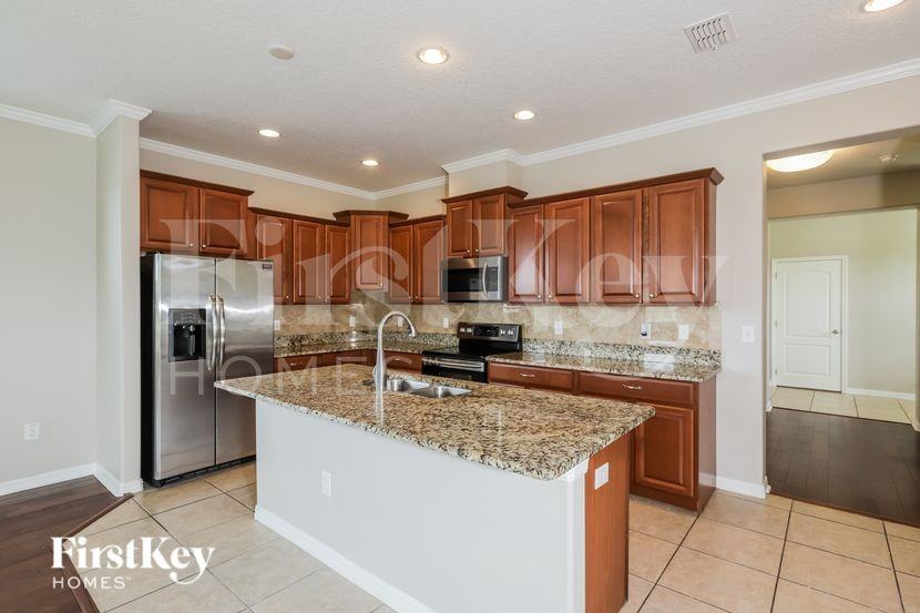 1506 Acadia Harbor Pl - Photo 4 of 16