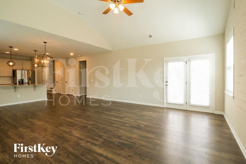 614 Pendleton Dr - Photo 3 of 15