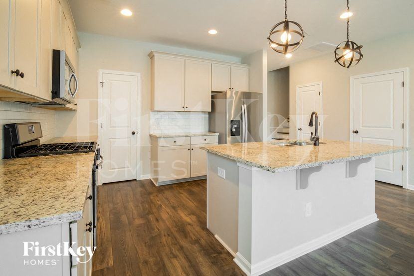 614 Pendleton Dr - Photo 6 of 15