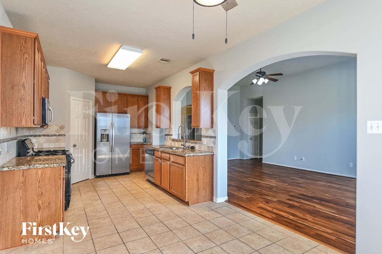 5006 Creekside Ave - Photo 5 of 16