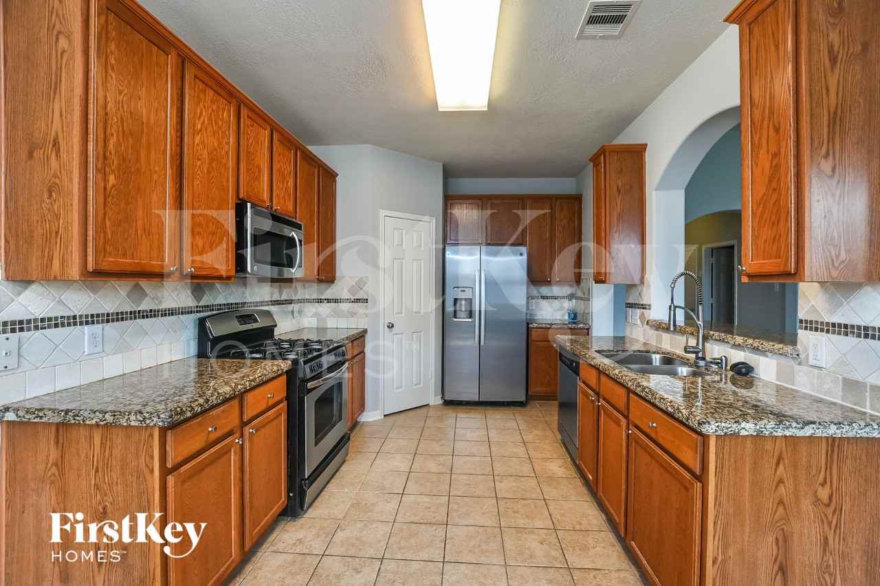 5006 Creekside Ave - Photo 6 of 16