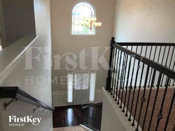 165 Shenandoah Dr - Photo 3 of 14