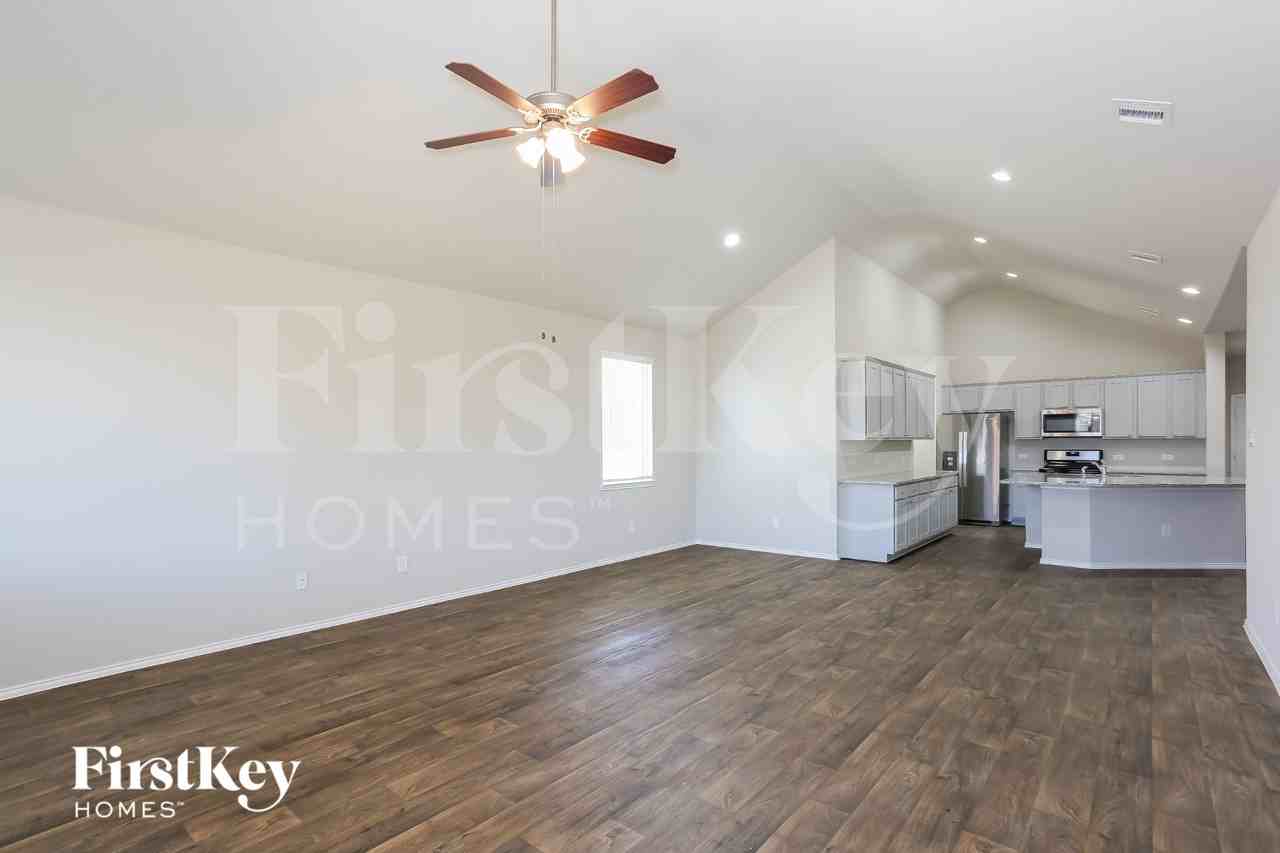 4411 Andorno Dr - Photo 4 of 15