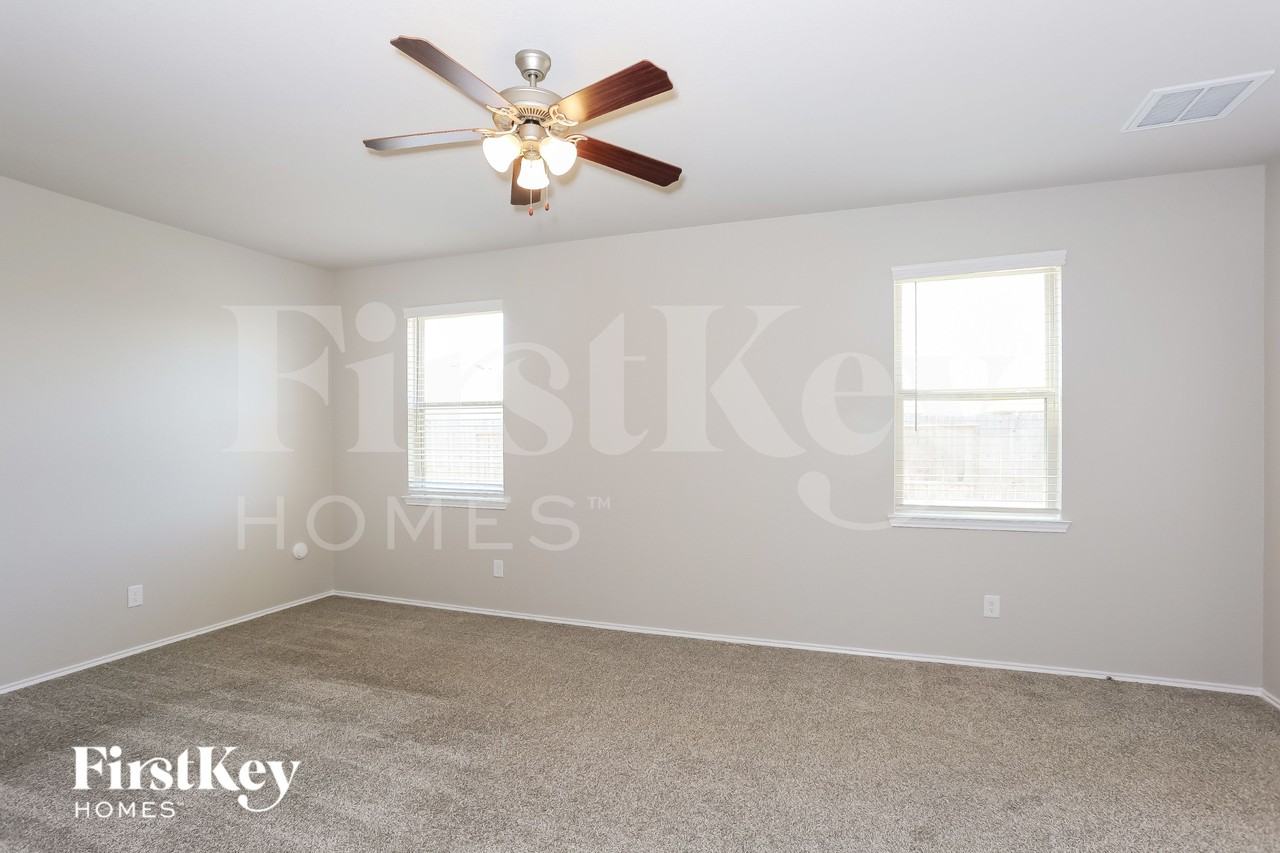 4411 Andorno Dr - Photo 7 of 15