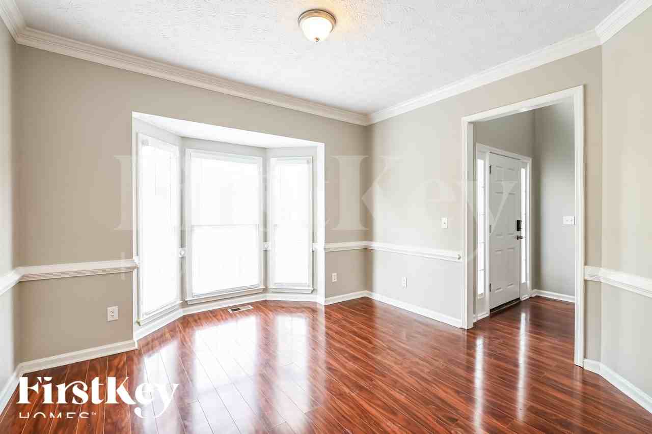 6882 Waters Edge Dr - Photo 2 of 15