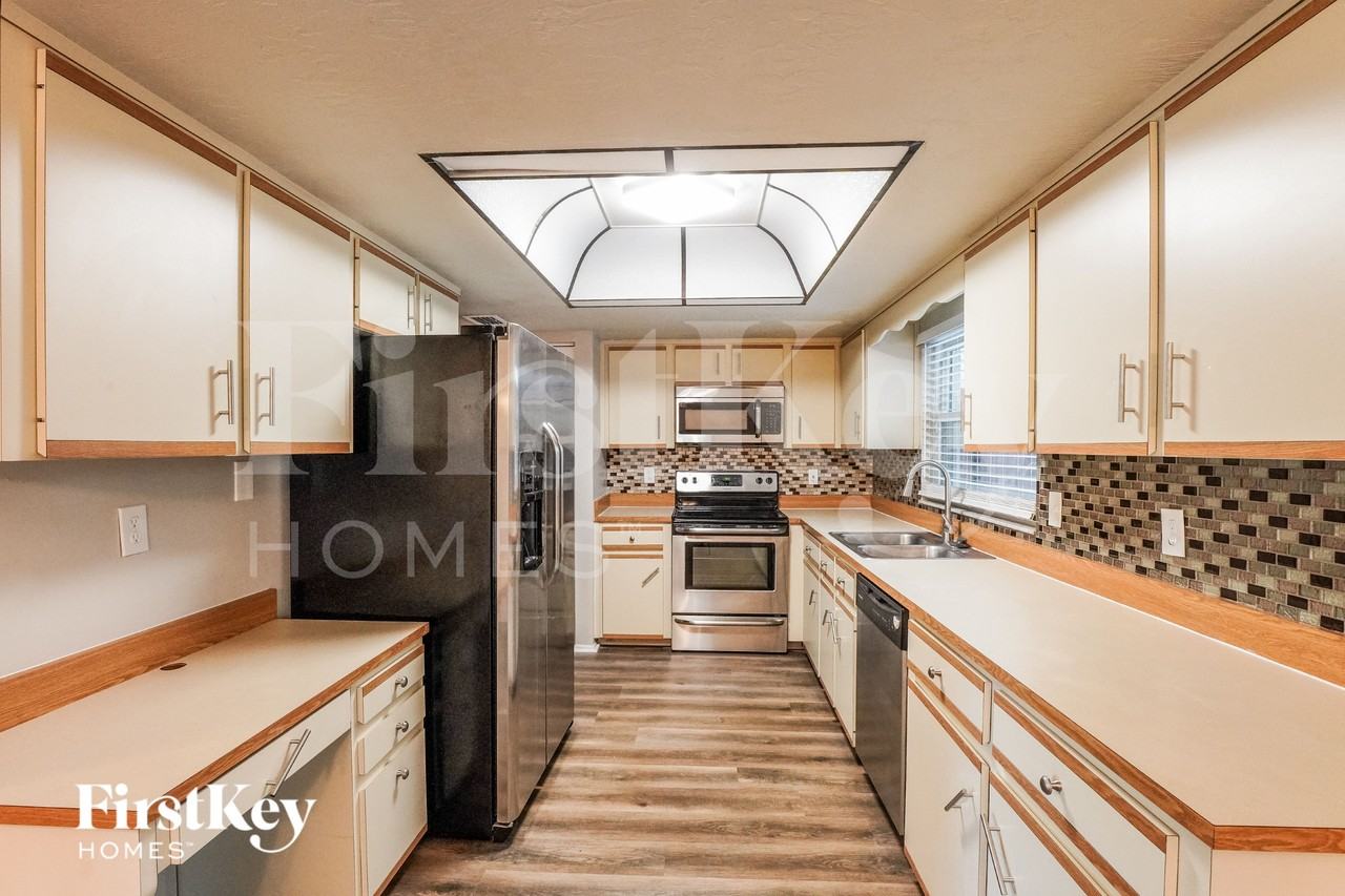 3017 Vista Palm Dr - Photo 5 of 15