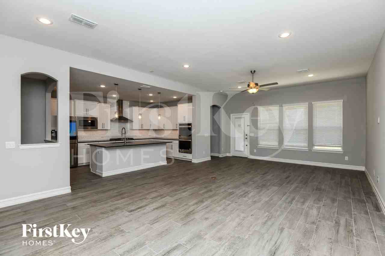 937 Crest Breeze Dr - Photo 3 of 15