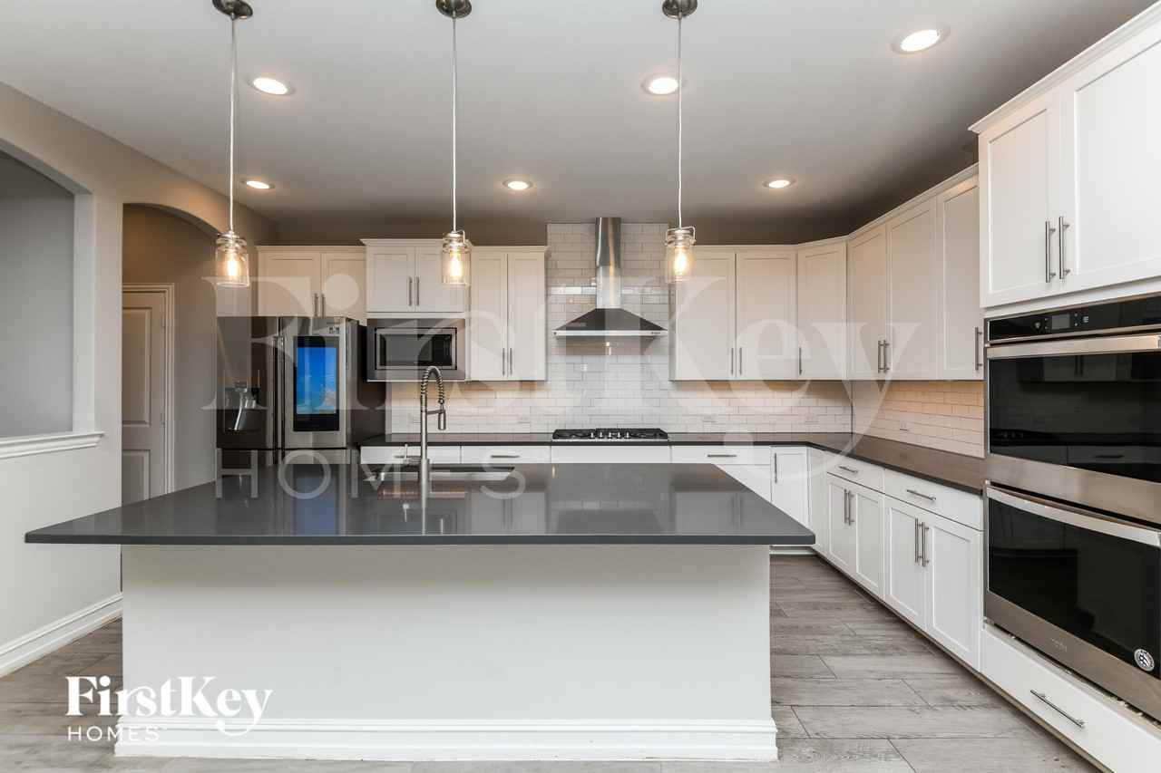 937 Crest Breeze Dr - Photo 6 of 15