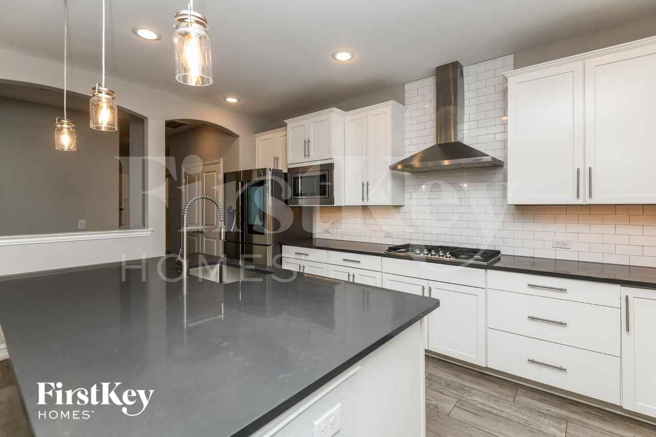 937 Crest Breeze Dr - Photo 7 of 15