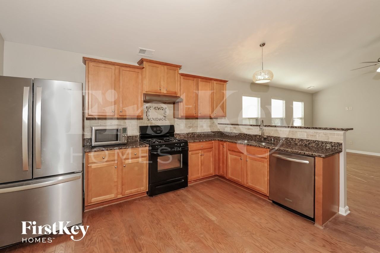 432 Parkstone Dr - Photo 7 of 15