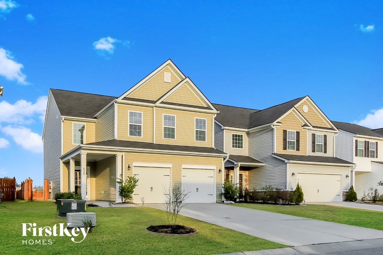 820 Redbud Ln - Photo 2 of 15