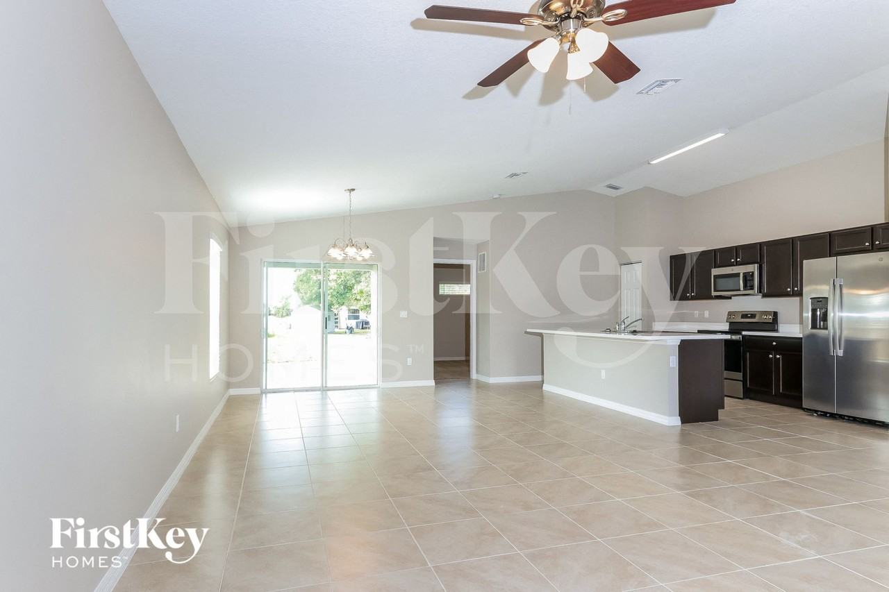 2158 Sw Algiers St - Photo 4 of 15