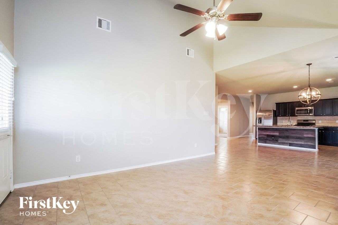 2623 Lincolns Meadow Dr - Photo 2 of 15