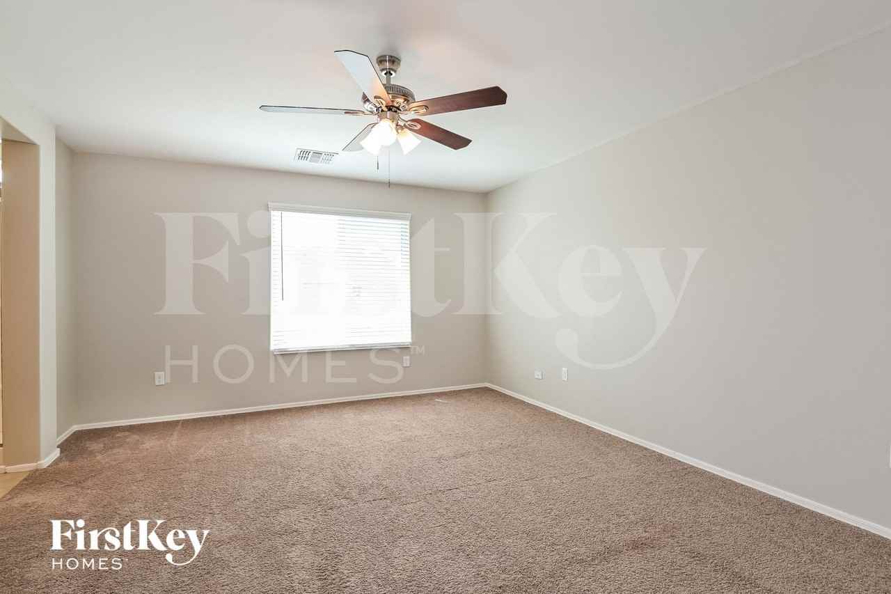 2822 N Fair Oaks Ave - Photo 6 of 15