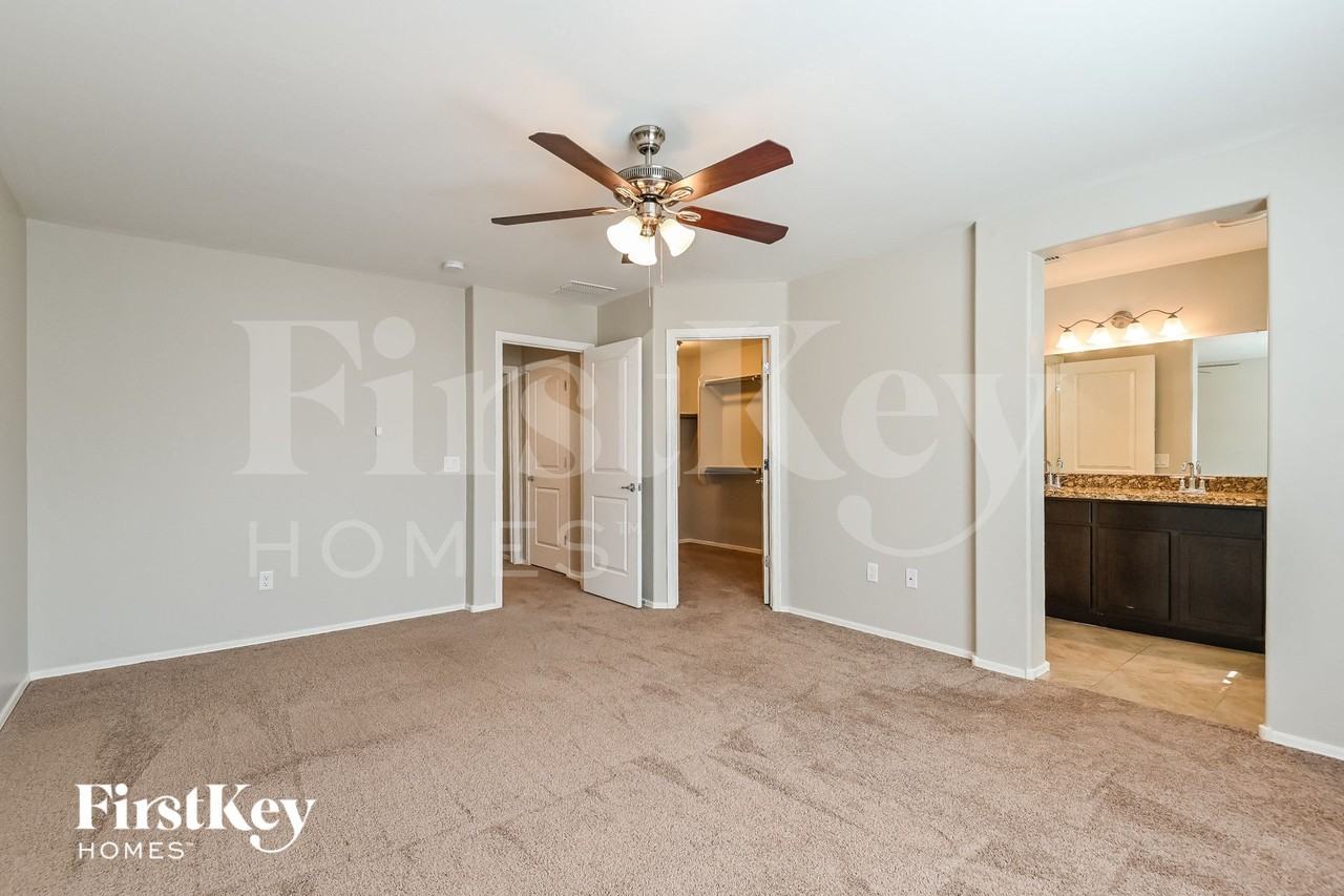 2822 N Fair Oaks Ave - Photo 7 of 15