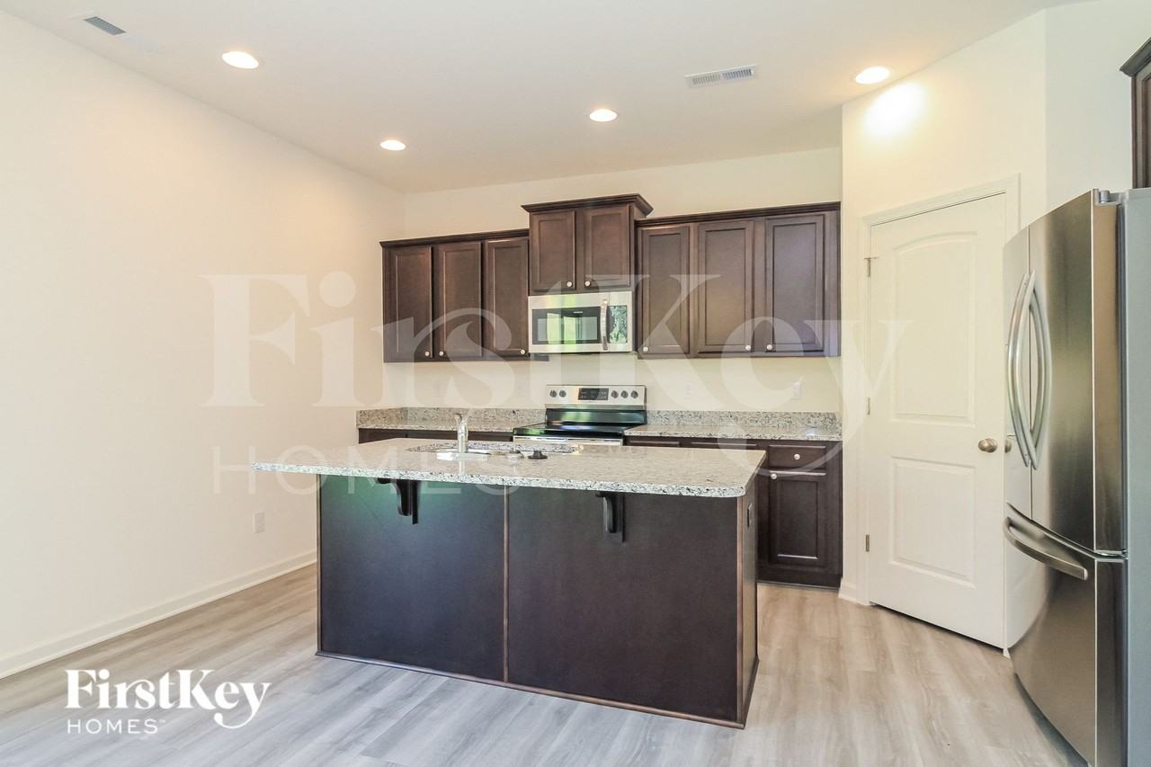 5726 Beaver Pond Trl - Photo 5 of 15