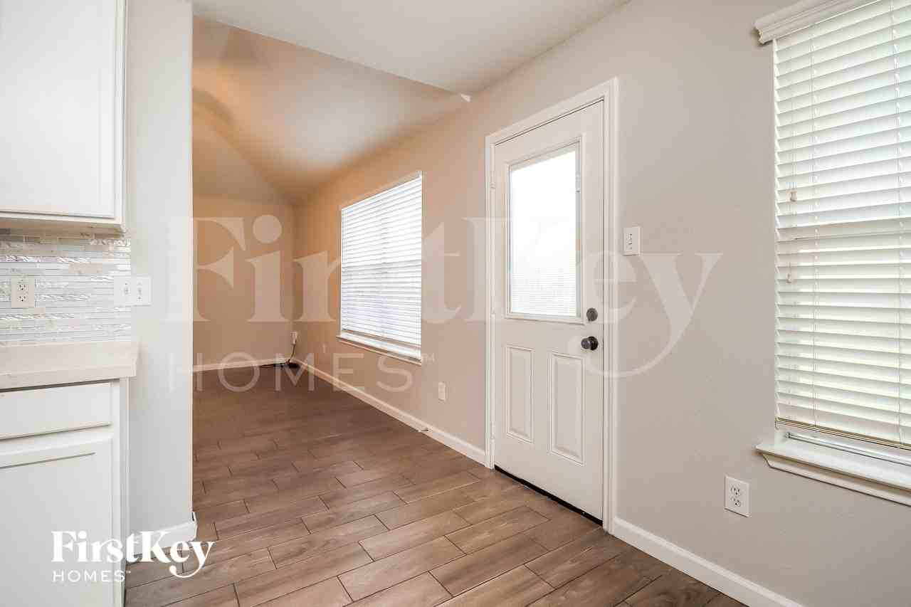 8607 Sorrel Meadows Dr - Photo 2 of 15