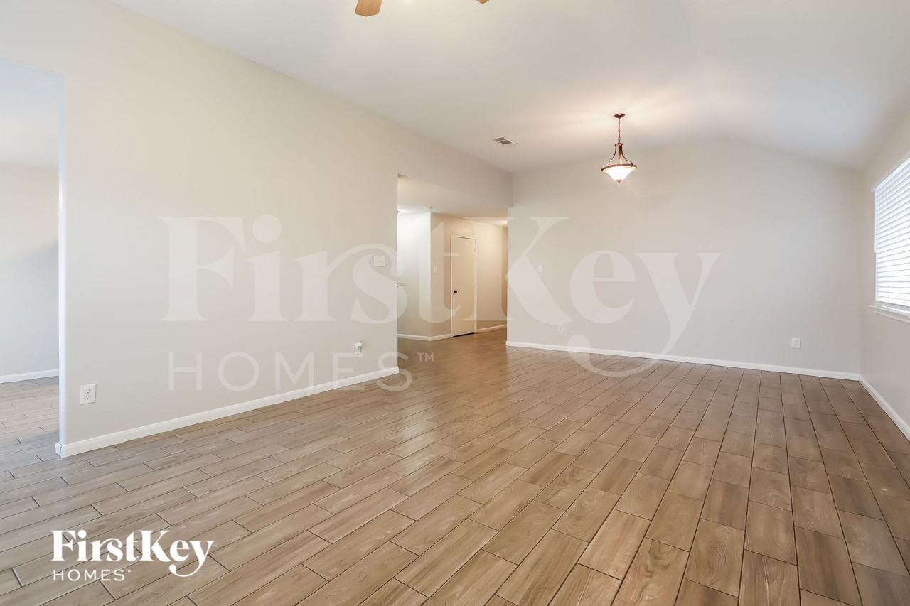 8607 Sorrel Meadows Dr - Photo 3 of 15