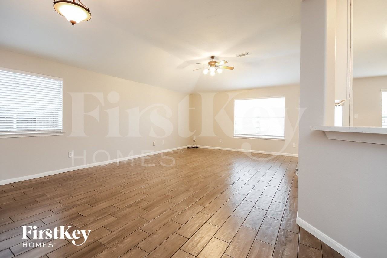 8607 Sorrel Meadows Dr - Photo 4 of 15