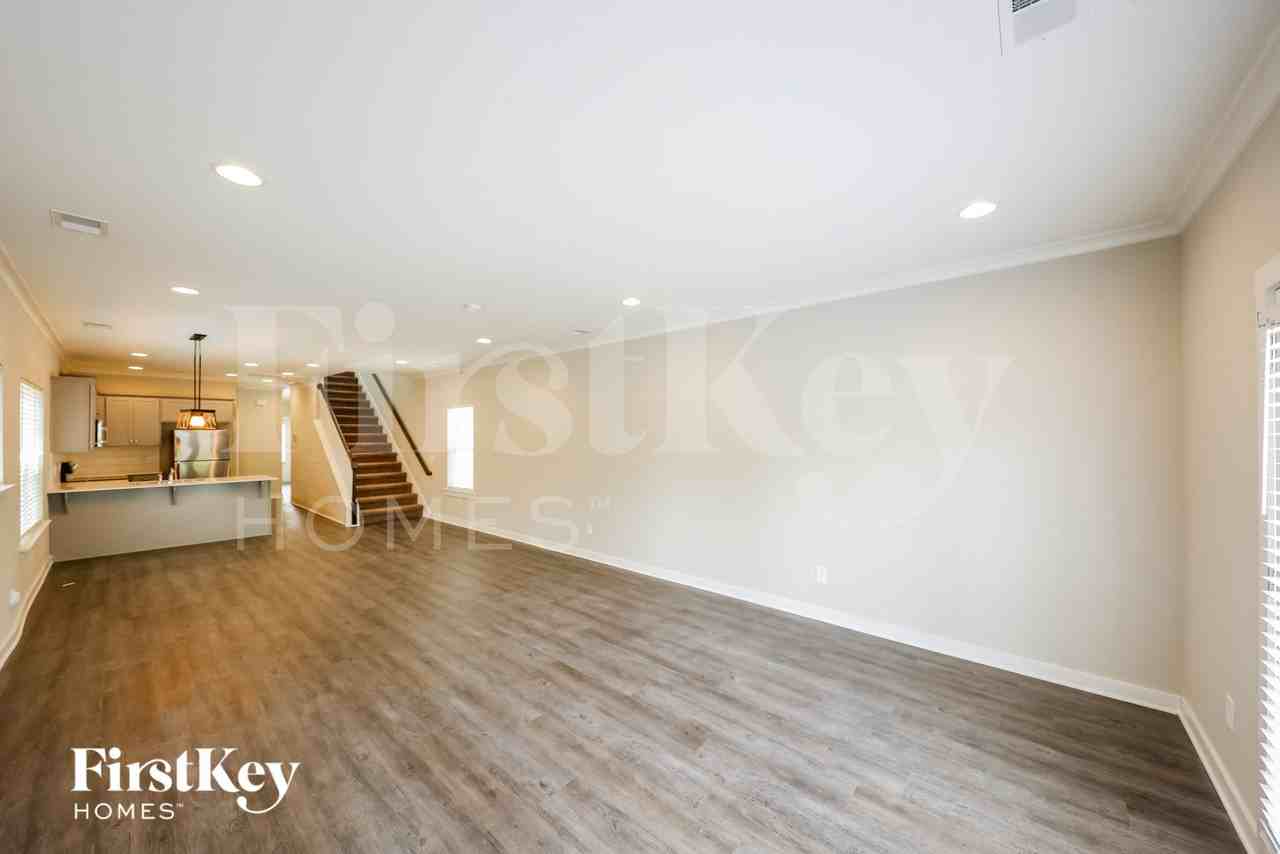 211 Creek Run Way - Photo 4 of 15