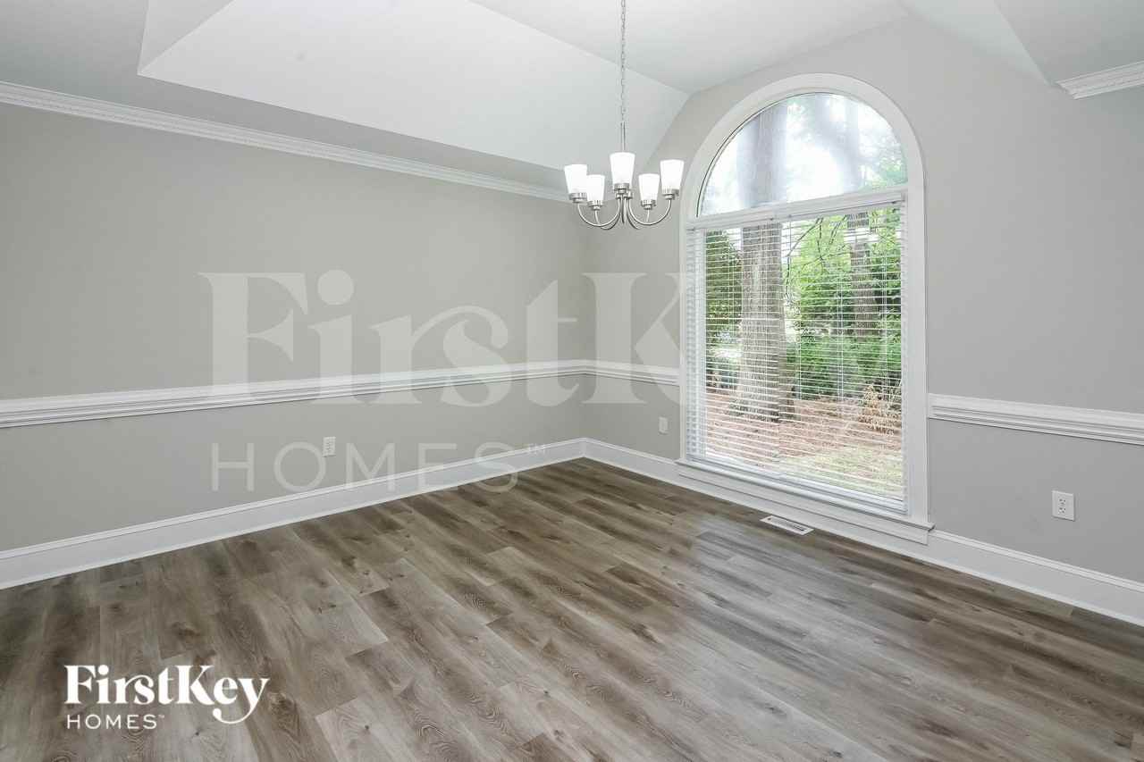 10723 Woodhollow Rd - Photo 5 of 15