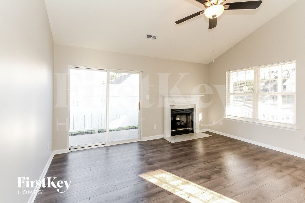 1604 Black Diamond Ct - Photo 3 of 15