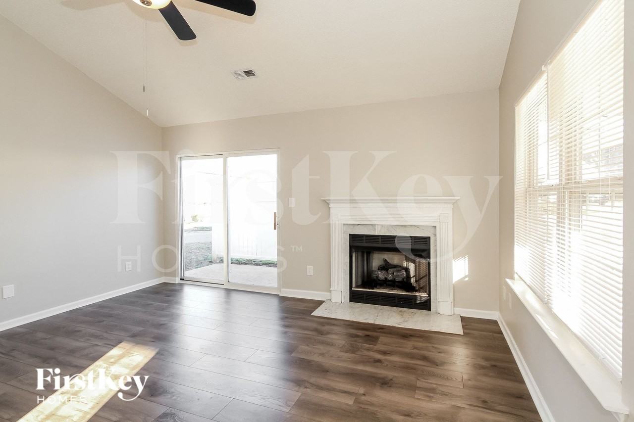 1604 Black Diamond Ct - Photo 4 of 15