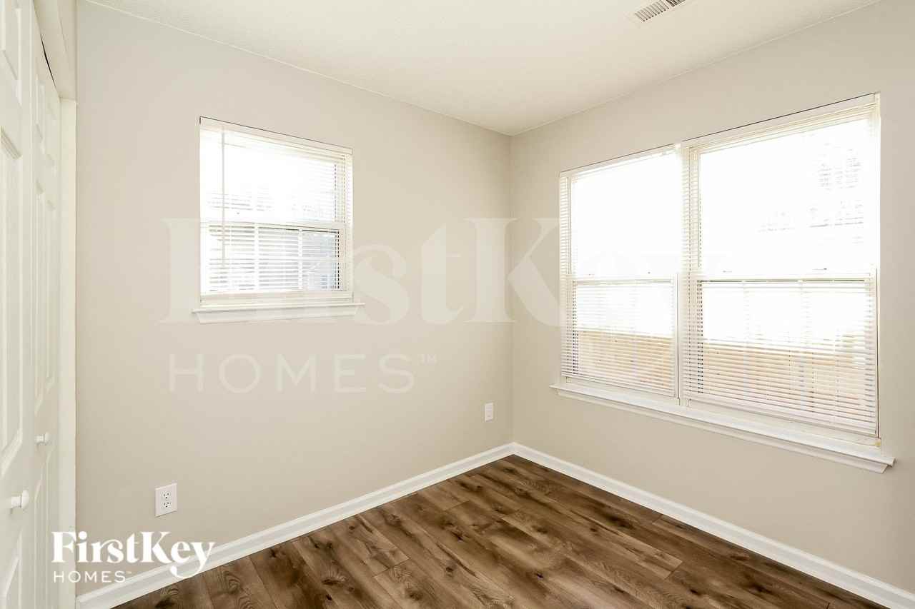 1604 Black Diamond Ct - Photo 5 of 15