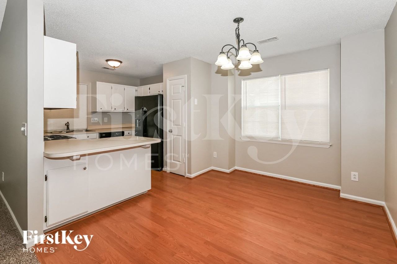 2501 Oak Leigh Dr - Photo 7 of 14