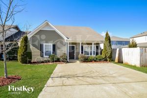 featured image of 810 Hawthorn Ln