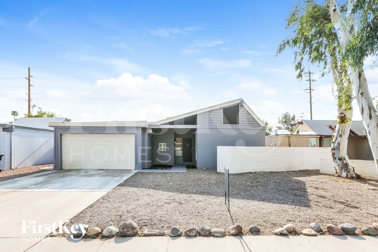 9631 N 35th Dr - Photo 2 of 15