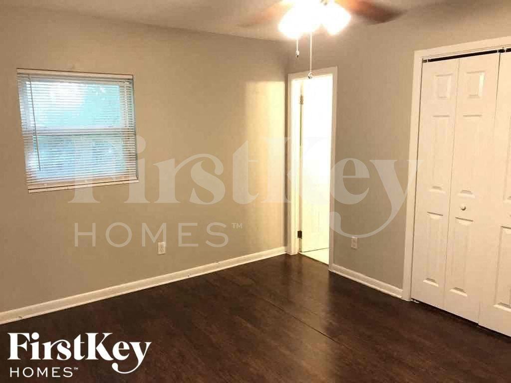 9305 Forest Hills Dr - Photo 7 of 10