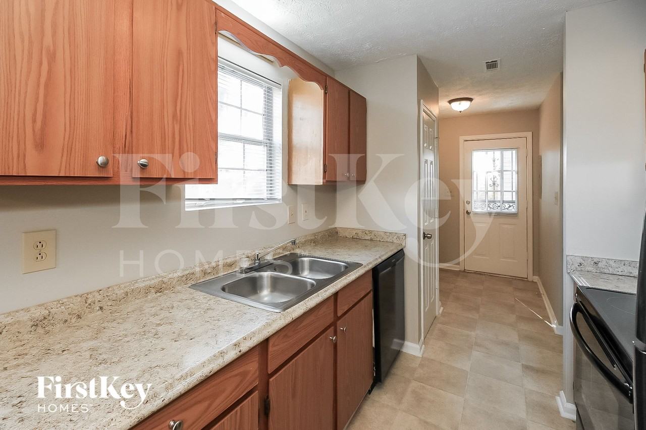 9207 Fairway Ct - Photo 6 of 15