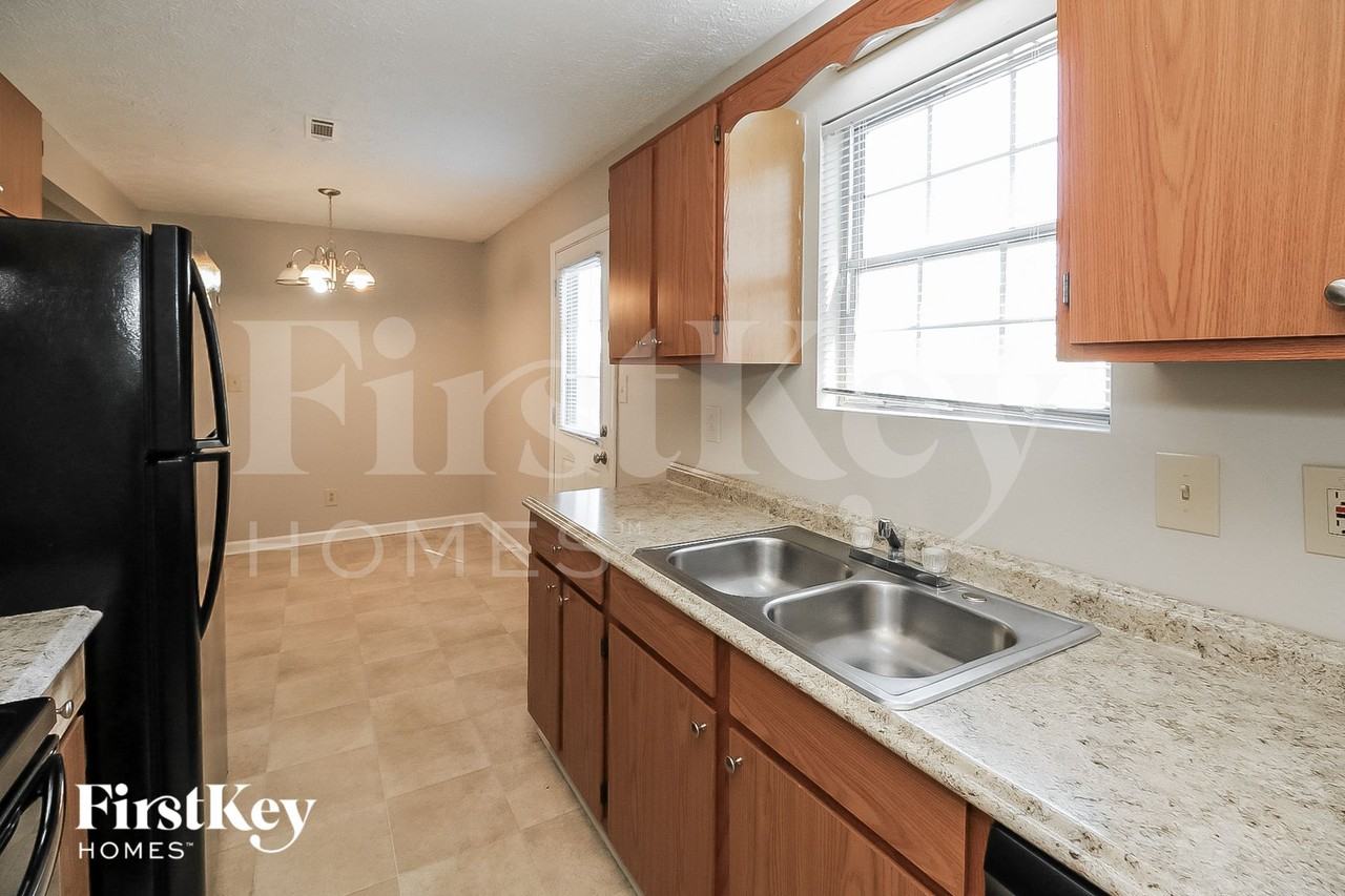 9207 Fairway Ct - Photo 7 of 15