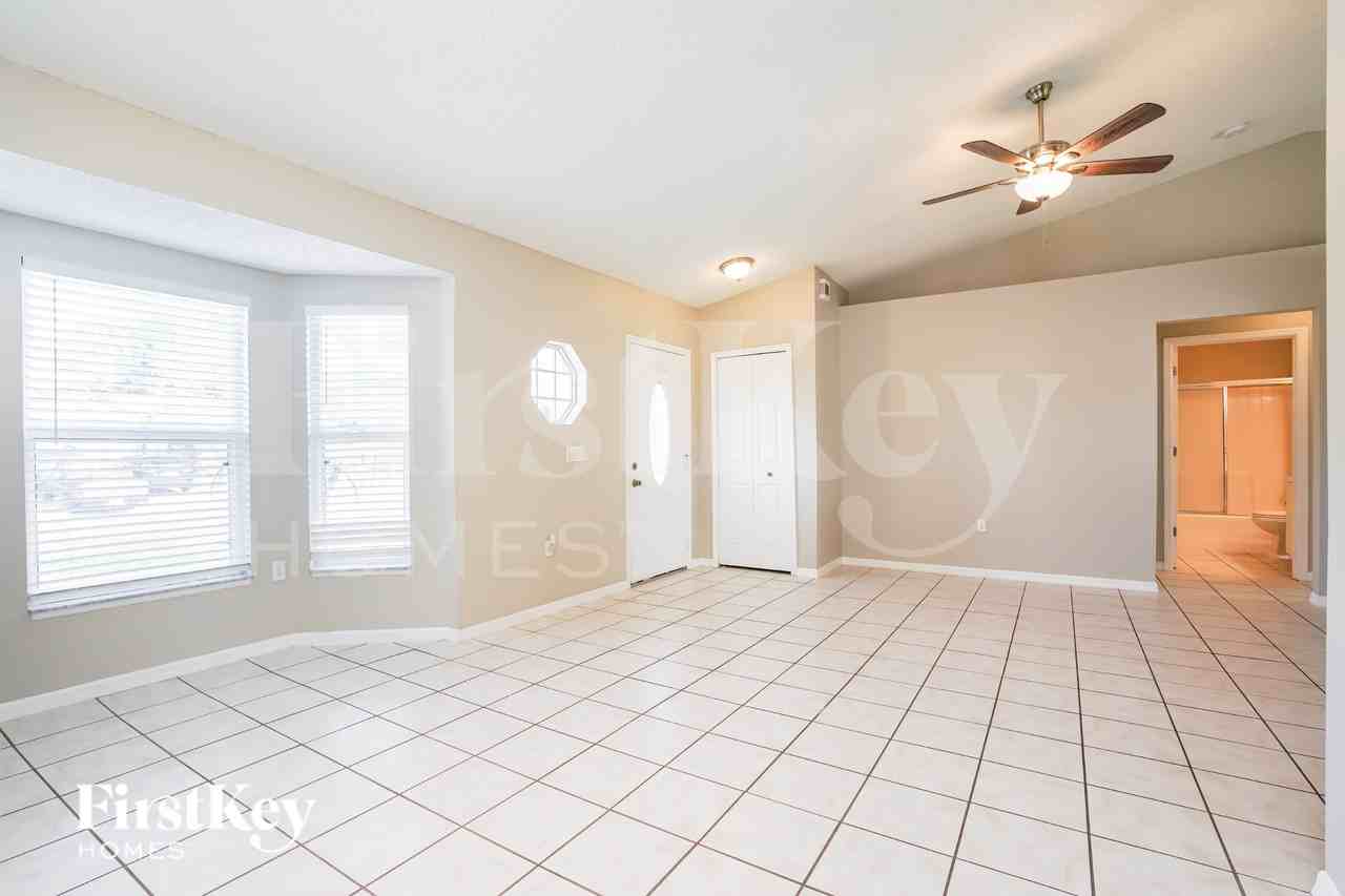 873 Jarnac Dr - Photo 4 of 15