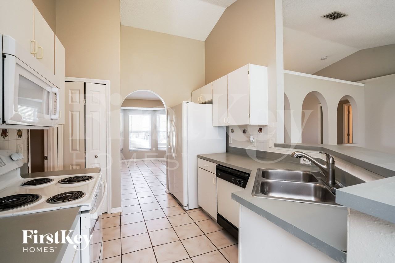 873 Jarnac Dr - Photo 7 of 15