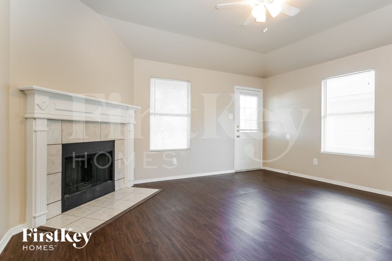 7455 Concordia Ln - Photo 3 of 16