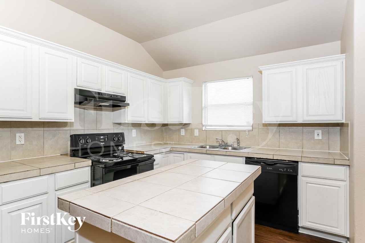 7455 Concordia Ln - Photo 6 of 16