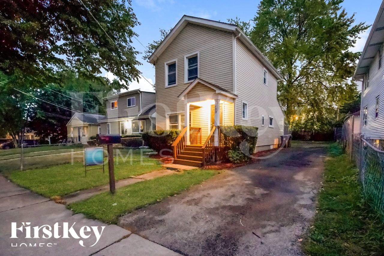 709 Porter St - Photo 2 of 18