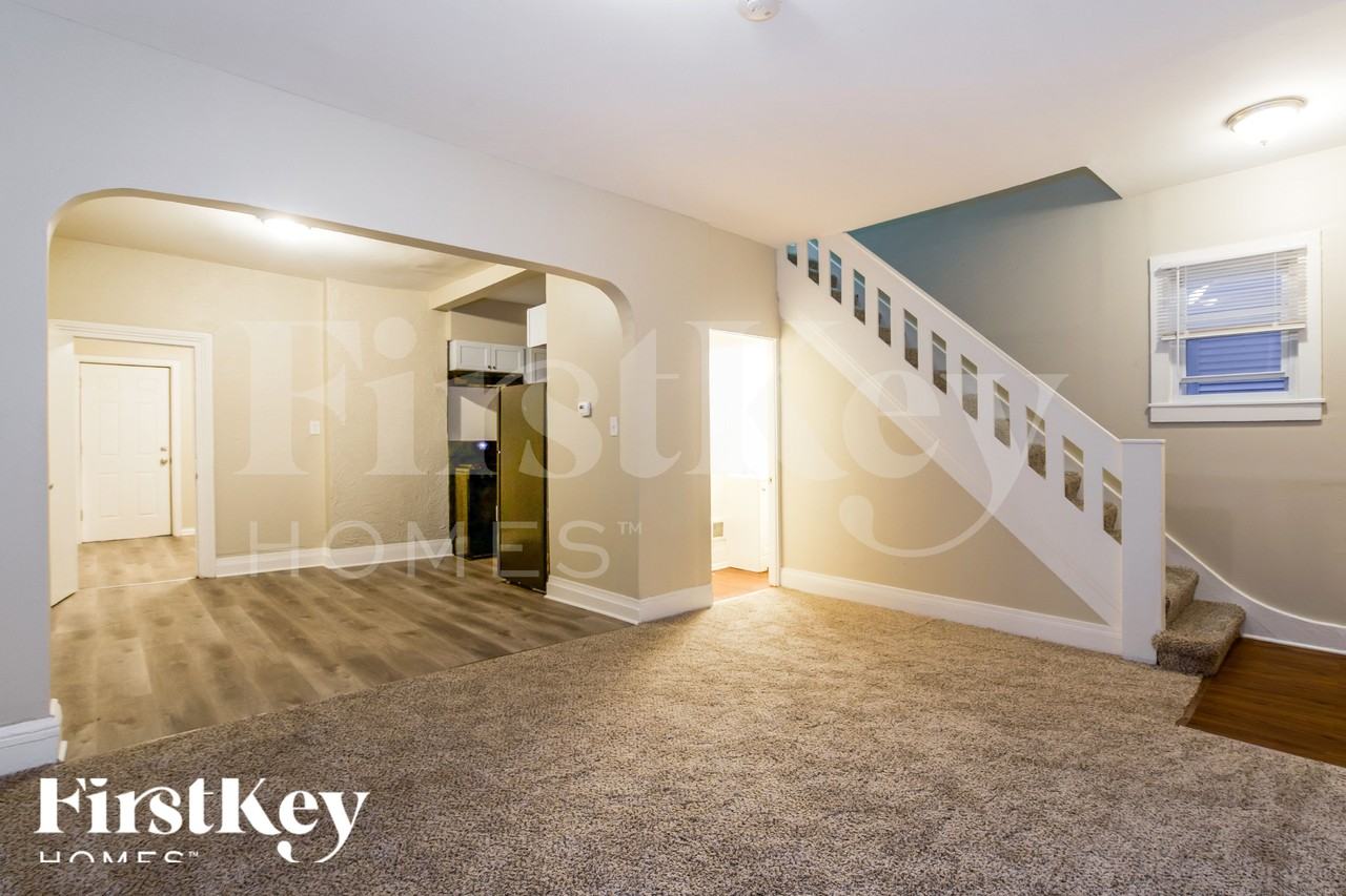 709 Porter St - Photo 3 of 18