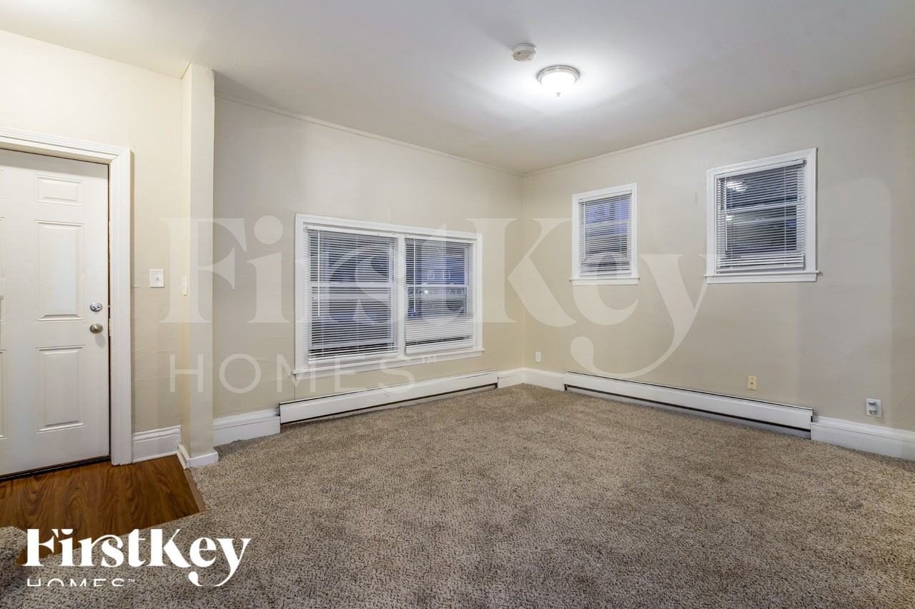 709 Porter St - Photo 4 of 18