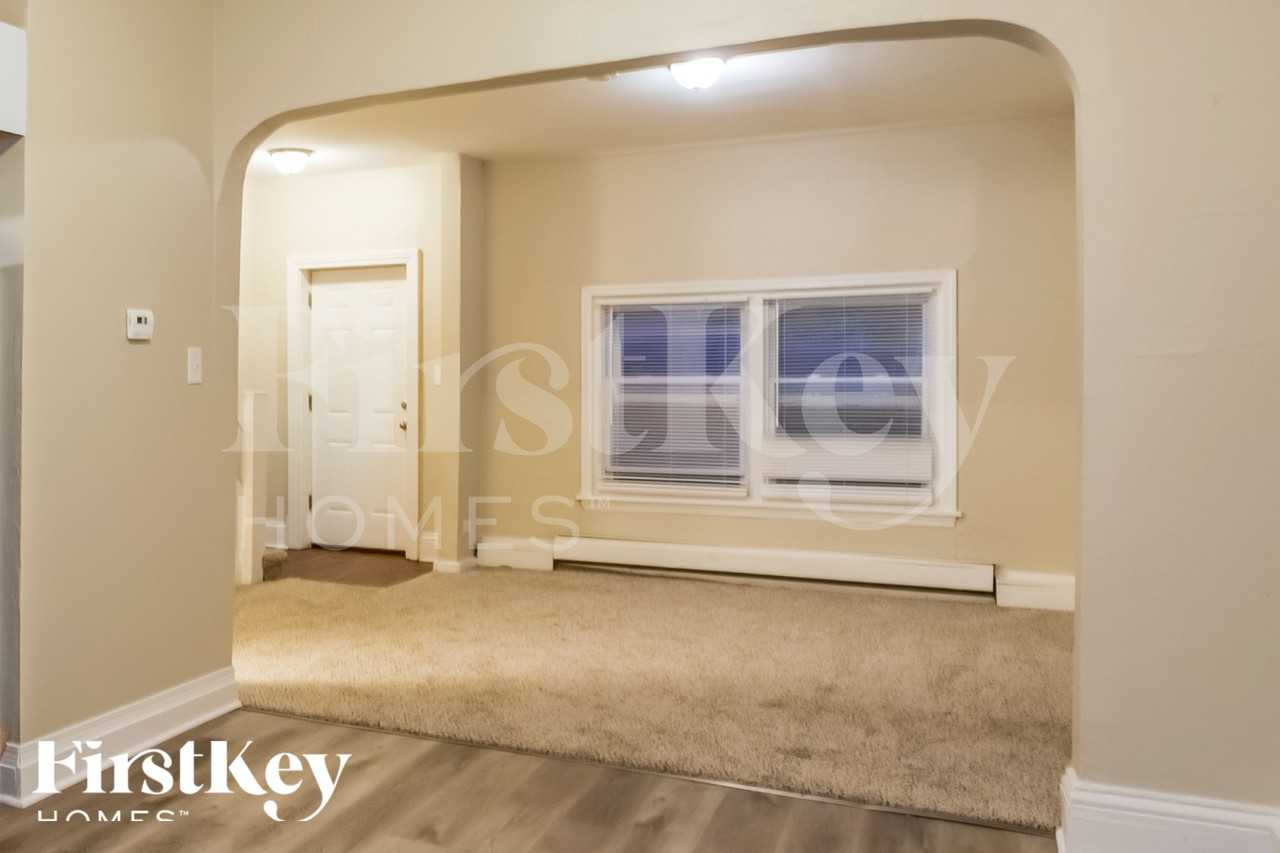 709 Porter St - Photo 7 of 18