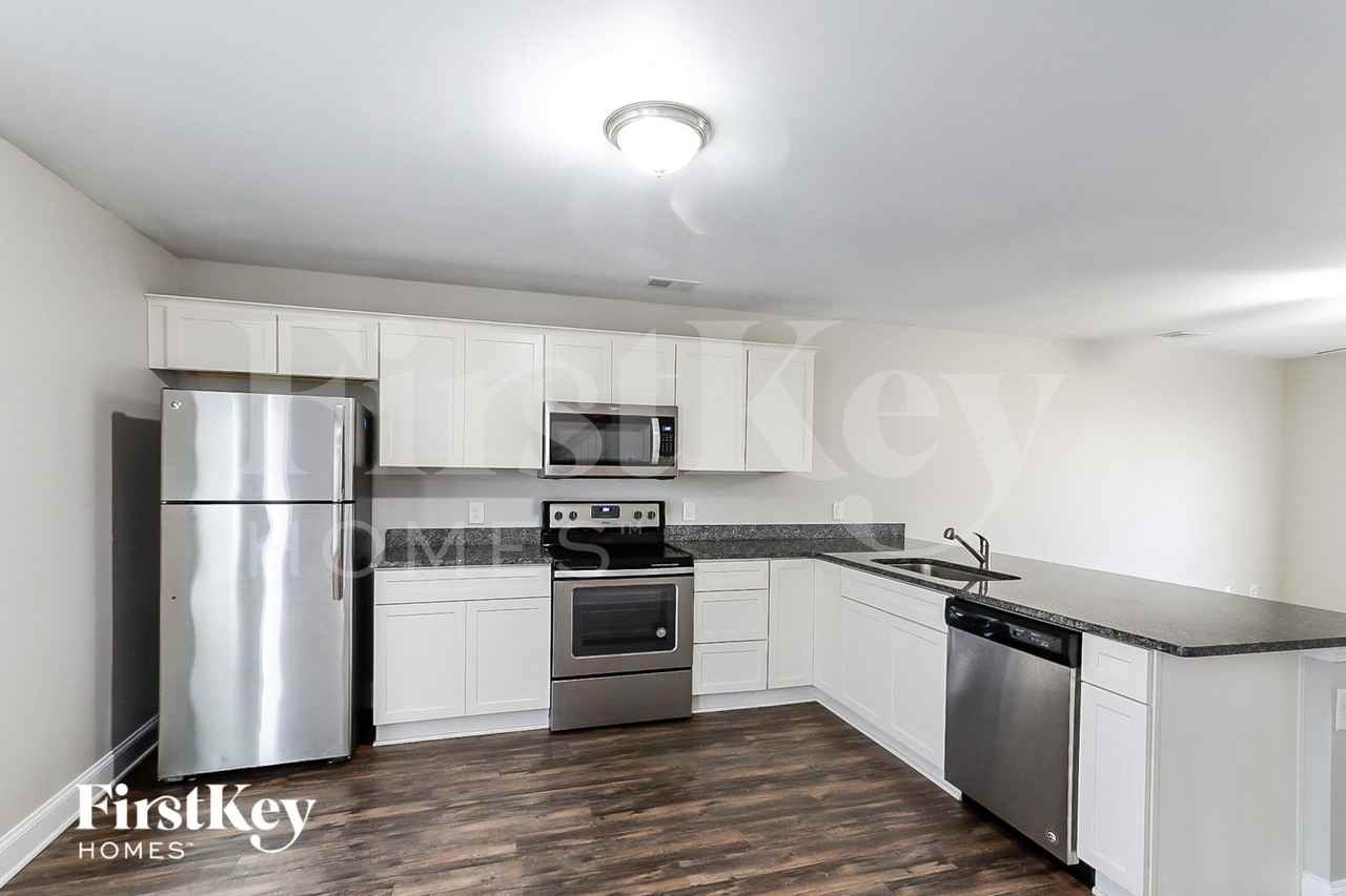 6710 Sawnee Way - Photo 4 of 15